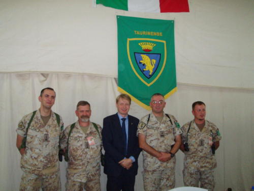 Afghanistan, settembre 2005. A Herat, con il Capo di Stato Maggiore dell’Esercito, Generale Claudio Graziano