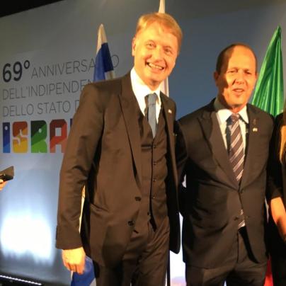 Roma, 2017. Con Nir Barkat, sindaco di Gerusalemme alla festa per l'indipendenza di Israele